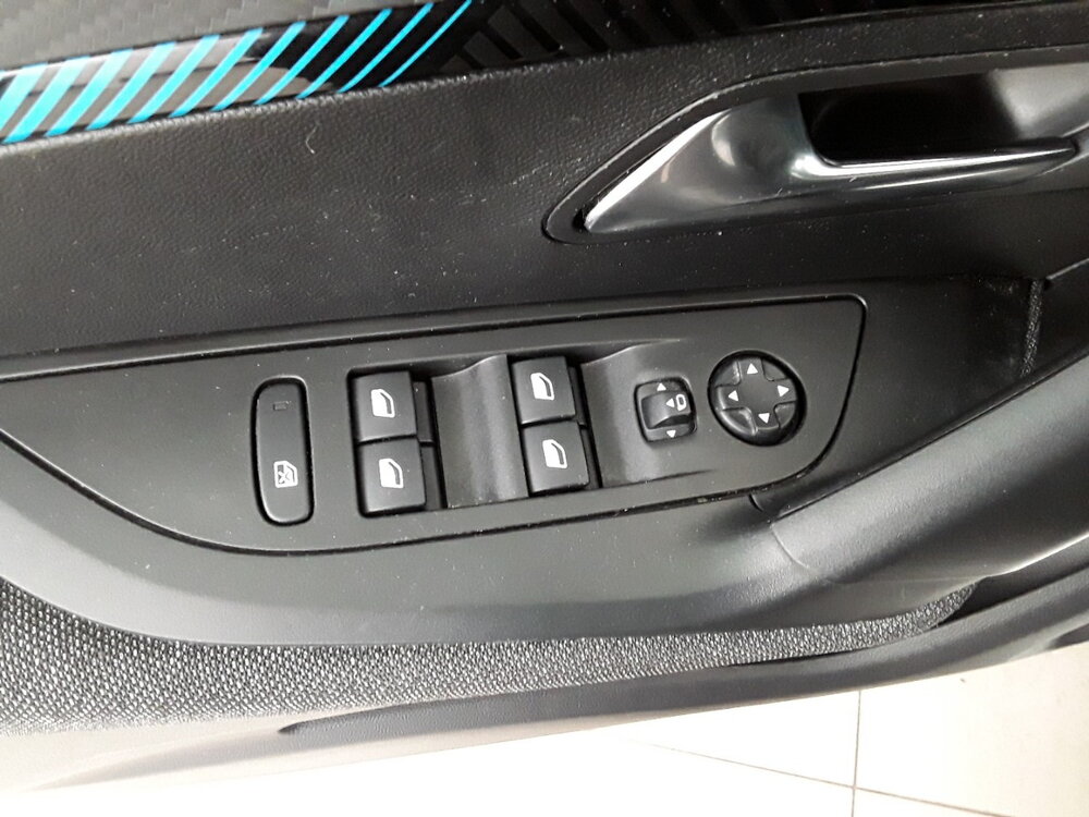 Occasion PEUGEOT 2008 2008 PureTech 130 S&S EAT8 - Style