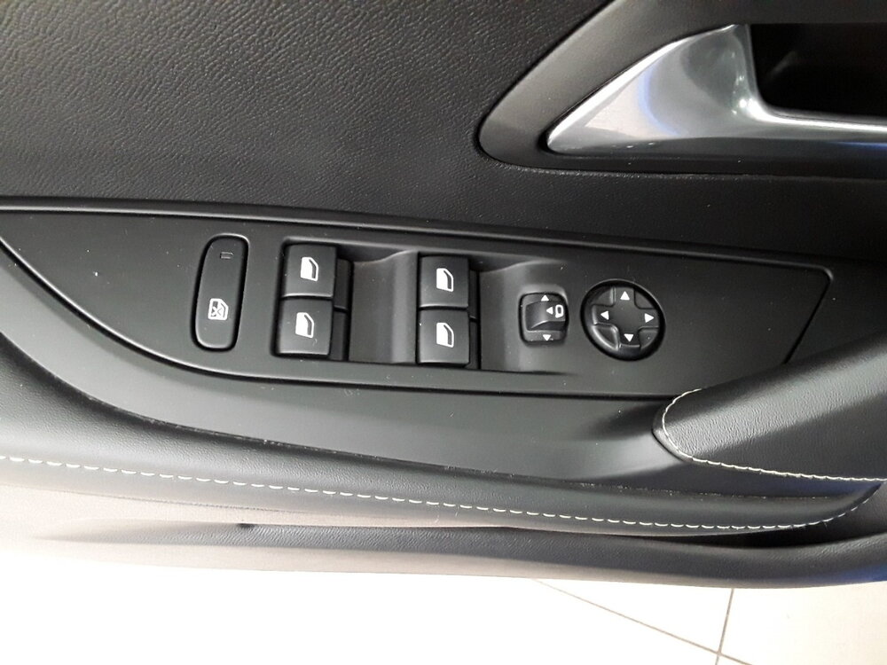 Occasion PEUGEOT 208 208 PureTech 100 S&S EAT8 - GT Line