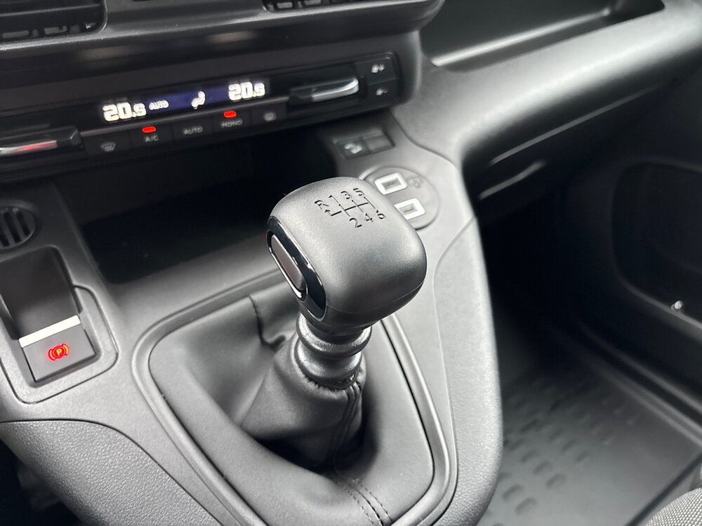 Occasion PEUGEOT Partner PARTNER FOURGON M DIESEL 100 CH MANUELLE - SERIE SPECIALE PRO SKILL