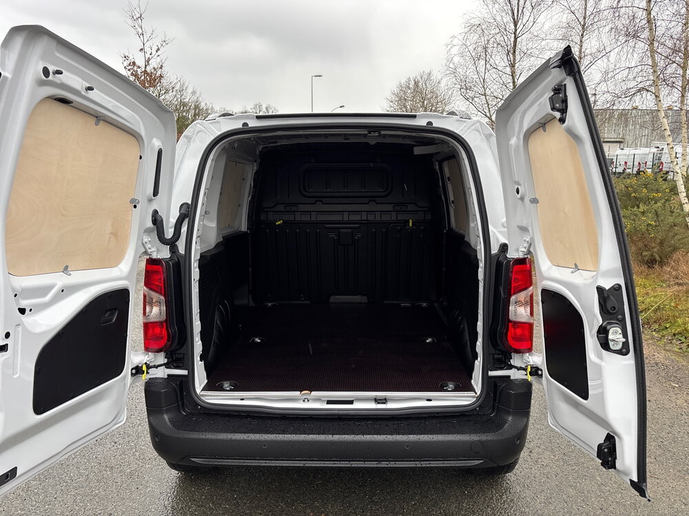 Occasion PEUGEOT Partner PARTNER FOURGON M DIESEL 100 CH MANUELLE - SERIE SPECIALE PRO SKILL