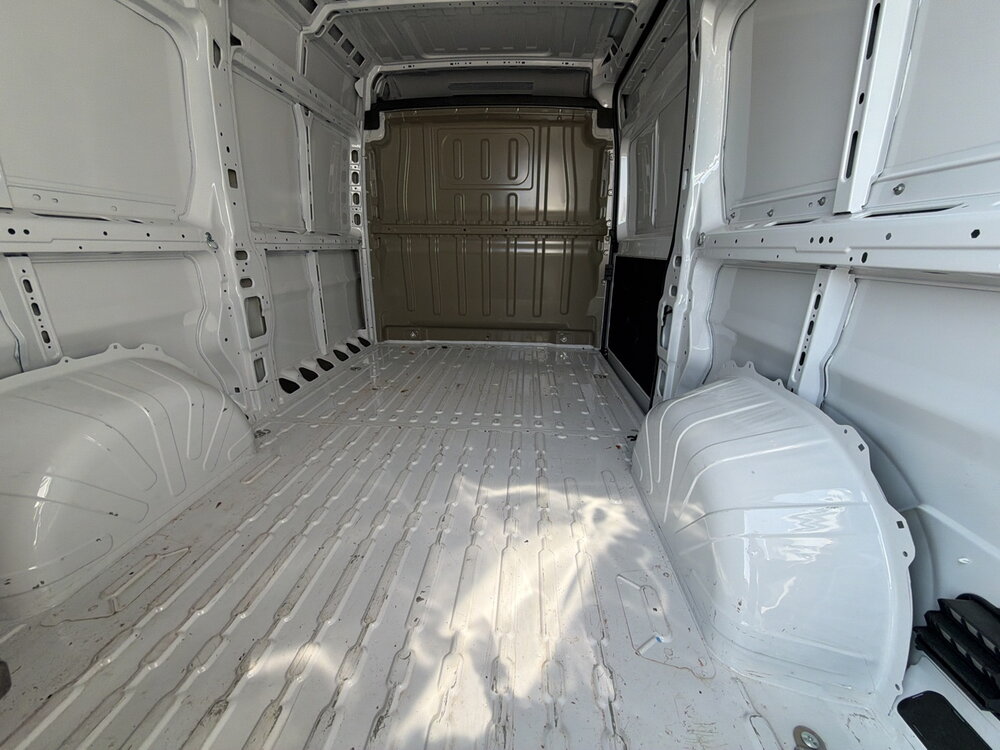 Occasion PEUGEOT Boxer BOXER FGN TOLE 3.5 T D L2H2 140 CH AUT.
