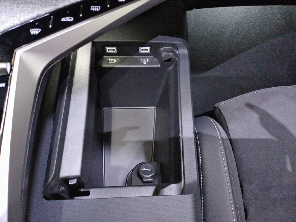 Occasion PEUGEOT 3008 3008 Hybrid 136 e-DCS6 - GT