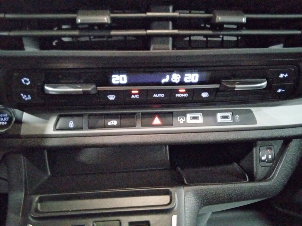 Occasion PEUGEOT Expert EXPERT FGN M DIESEL 180 CH AUTOMATIQUE - TECH EDITION