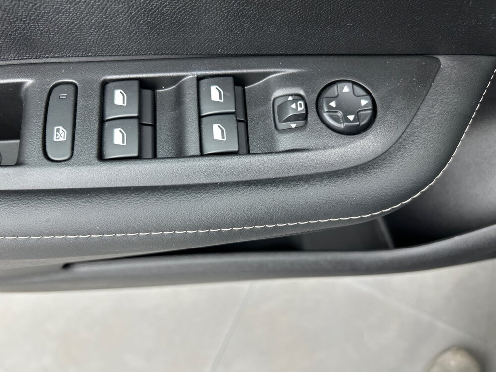 Occasion PEUGEOT 208 208 Hybrid 100 e-DCS6 - Allure