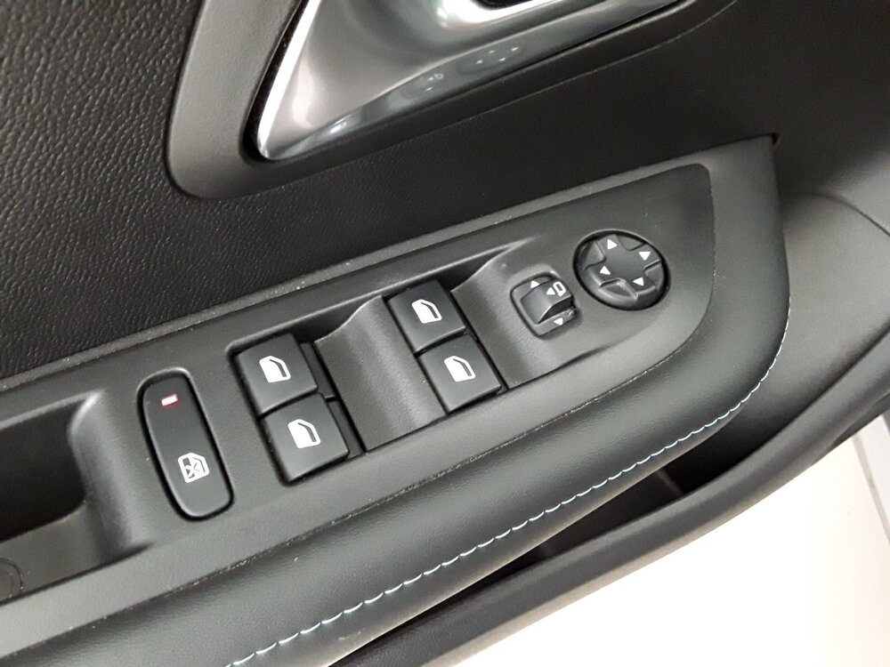 Occasion PEUGEOT 208 208 PureTech 100 S&S BVM6 - Allure Pack