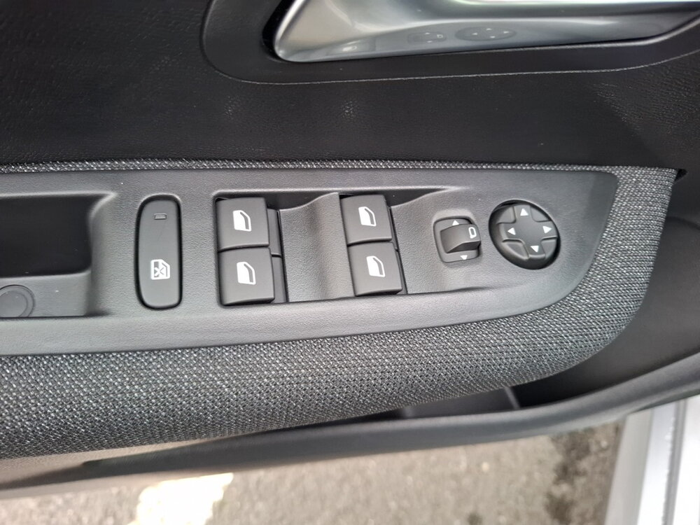 Occasion PEUGEOT 208 208 Hybrid 110 ch e-DCS6 - Style