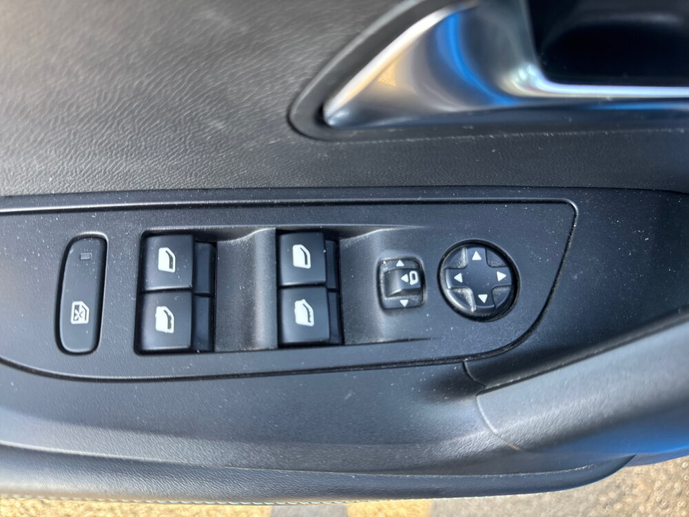 Occasion PEUGEOT 2008 2008 Electrique 136 ch - Allure