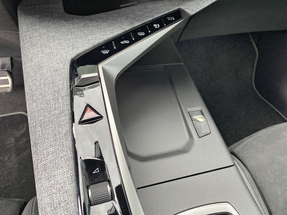 Occasion PEUGEOT 3008 3008 Hybrid 145 e-DCS6 - GT Exclusive
