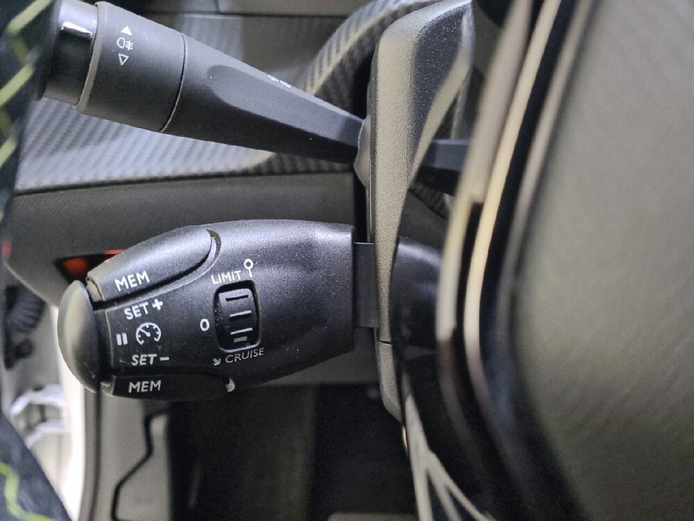 Occasion PEUGEOT 208 208 Electrique 50 kWh 136ch - GT