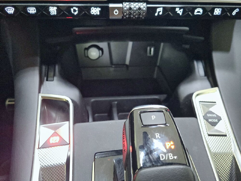 Occasion DS DS 7 Crossback DS7 Crossback Hybride E-Tense 300 EAT8 4x4 - Rivoli