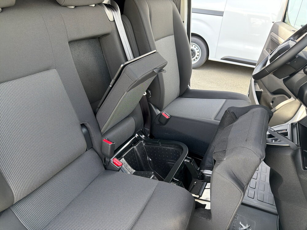 Occasion PEUGEOT Expert EXPERT FGN M DIESEL 150 CH AUTOMATIQUE