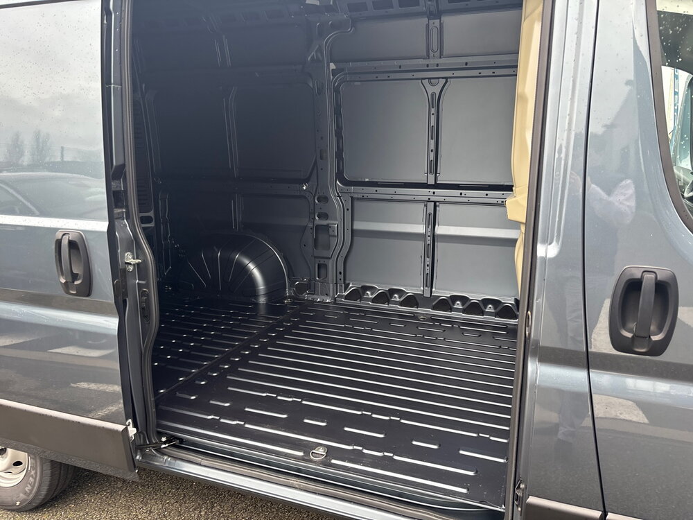 Occasion PEUGEOT Boxer BOXER FGN TOLE 3.3 T L2H2 140 S&S BVM6