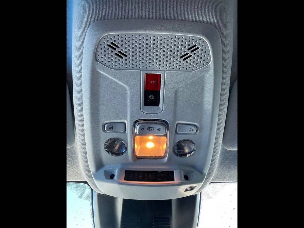 Occasion PEUGEOT 208 208 Hybrid 110 ch e-DCS6 - série spéciale EDITION