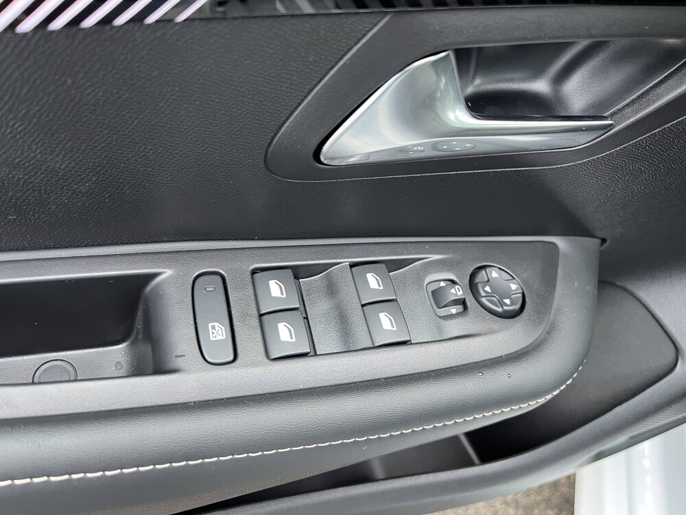 Occasion PEUGEOT 208 208 Hybrid 100 e-DCS6 - Allure