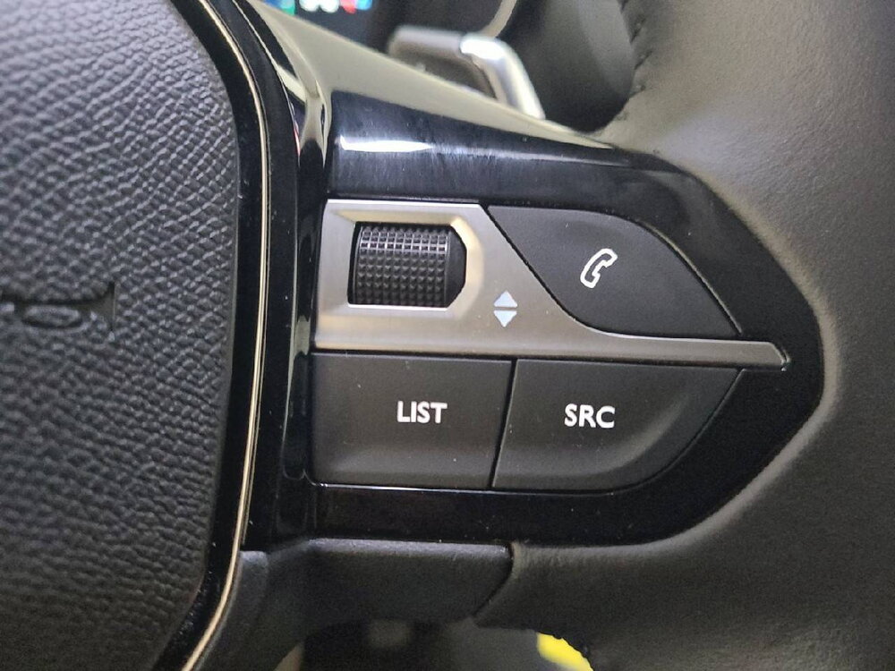 Occasion PEUGEOT 208 208 Hybrid 110 e-DCS6 - série spéciale ENVY