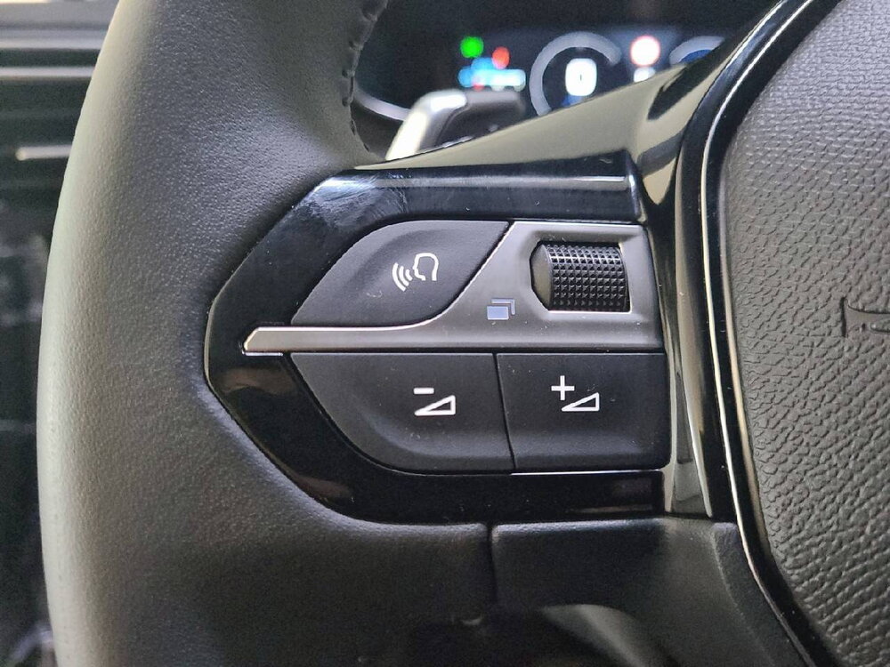 Occasion PEUGEOT 208 208 Hybrid 110 e-DCS6 - série spéciale ENVY