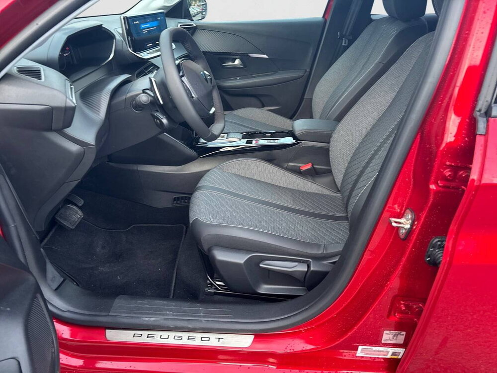 Occasion PEUGEOT 208 208 Hybrid 110 e-DCS6 - série spéciale ENVY