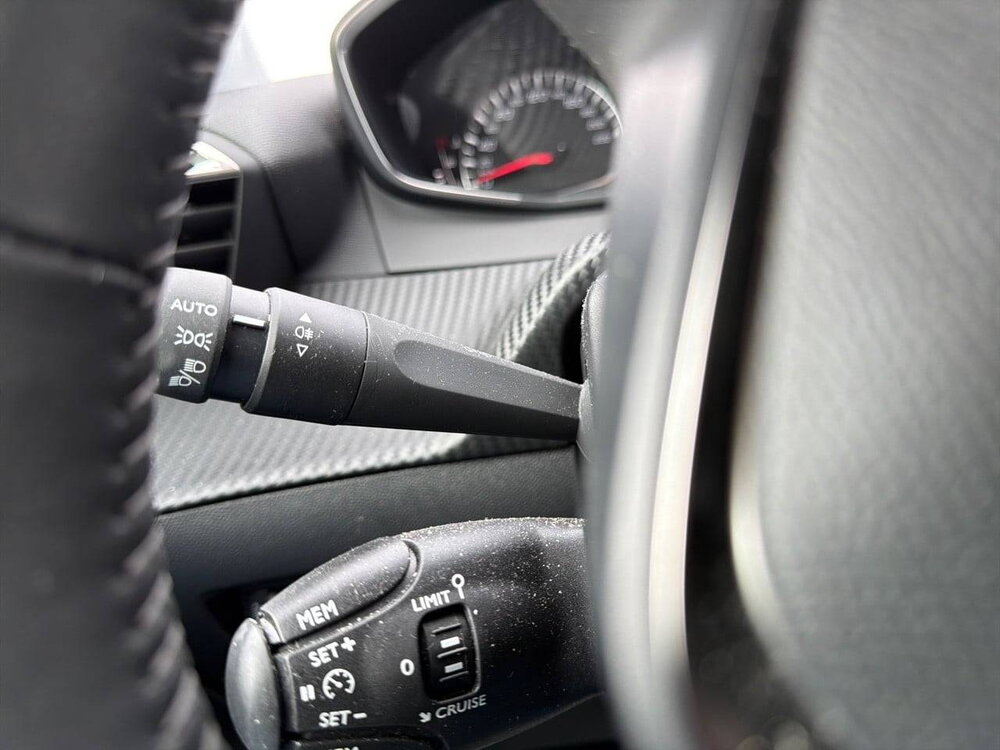 Occasion PEUGEOT 208 208 PureTech 100 S&S BVM6 - Allure