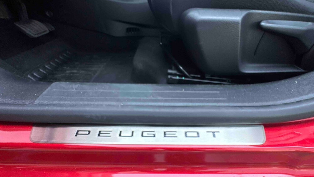 Occasion PEUGEOT 208 208 Hybrid 110 e-DCS6 - série spéciale Envy