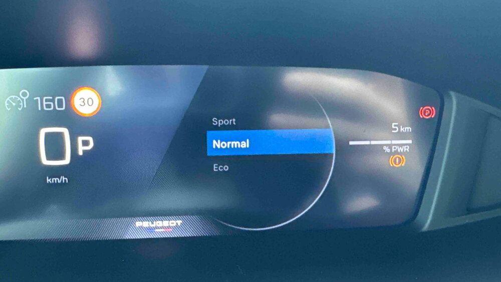 Occasion PEUGEOT 208 208 Hybrid 110 e-DCS6 - série spéciale Envy