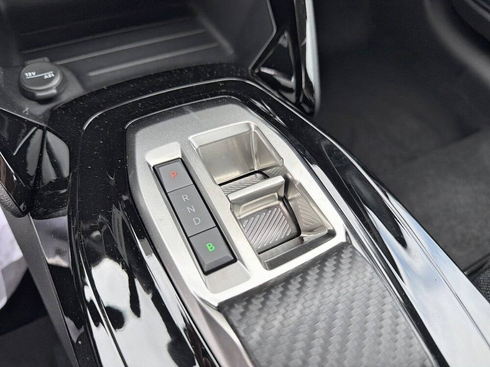 Occasion PEUGEOT 208 208 Hybrid 110 e-DCS6 - série spéciale ENVY