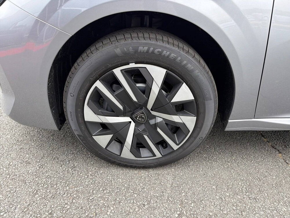 Occasion PEUGEOT 208 208 Hybrid 110 e-DCS6 - série spéciale ENVY