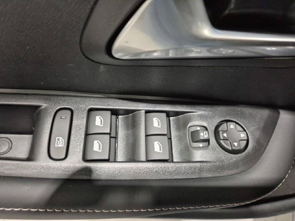 Occasion PEUGEOT 208 208 Hybrid 110 e-DCS6 - Allure