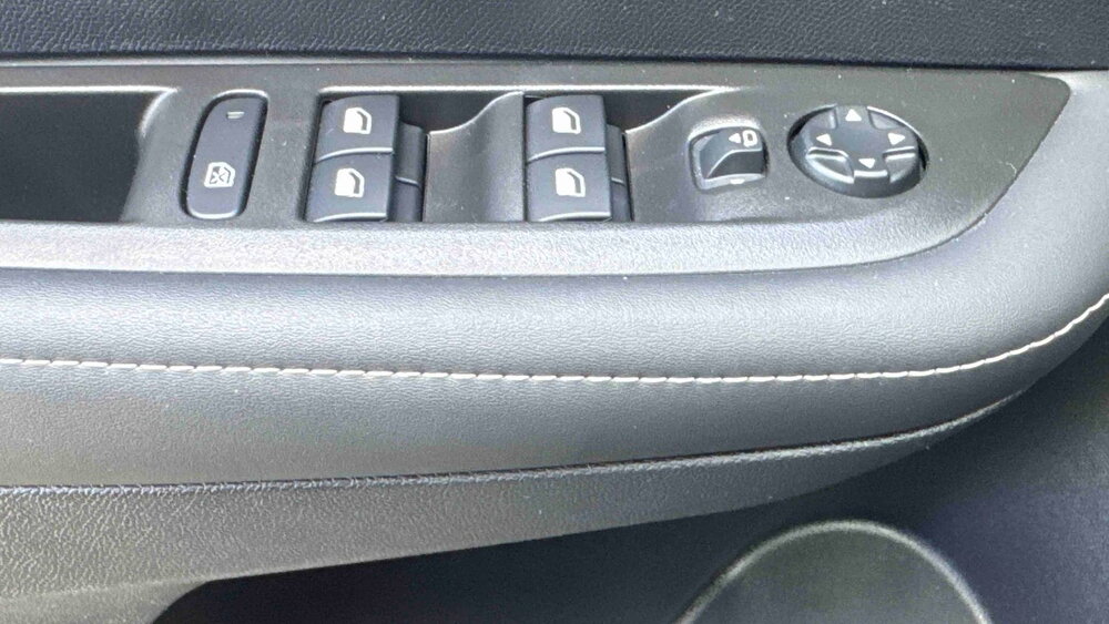 Occasion PEUGEOT 208 208 Hybrid 100 e-DCS6 - Allure