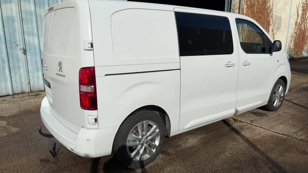Occasion PEUGEOT Expert EXPERT CA FIXE M ELECTRIQUE 75KWH 136CH