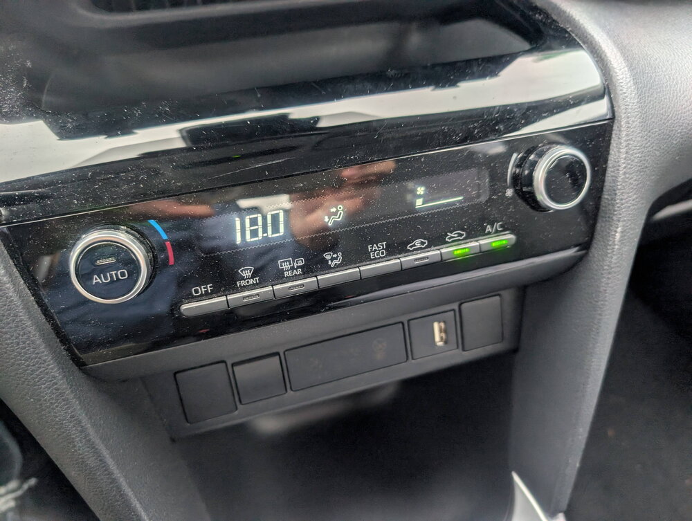 Occasion TOYOTA Yaris Yaris Cross Hybride 116h 2WD - Design