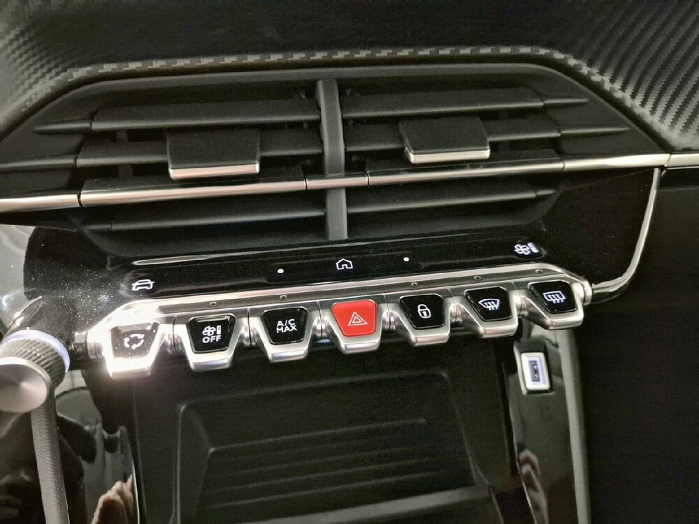 Occasion PEUGEOT 208 208 Hybrid 110 ch e-DCS6 - série spéciale EDITION