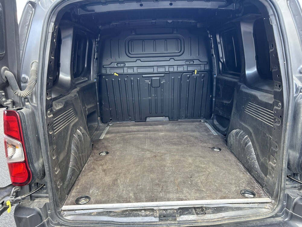 Occasion PEUGEOT Partner E-PARTNER FOURGON M 800 KG 136 CH BATTERIE 50 KWH