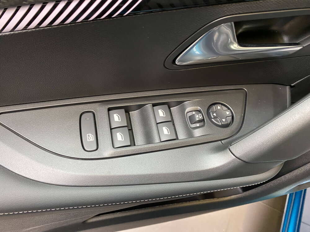 Occasion PEUGEOT 2008 2008 Electrique 54 kWh 156 ch - Allure