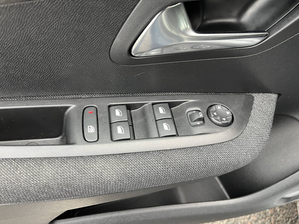 Occasion PEUGEOT 208 208 Hybrid 100 e-DCS6 - Style