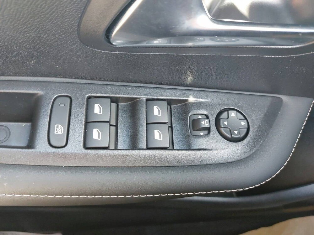 Occasion PEUGEOT 208 208 PureTech 100 S&S BVM6 - Allure