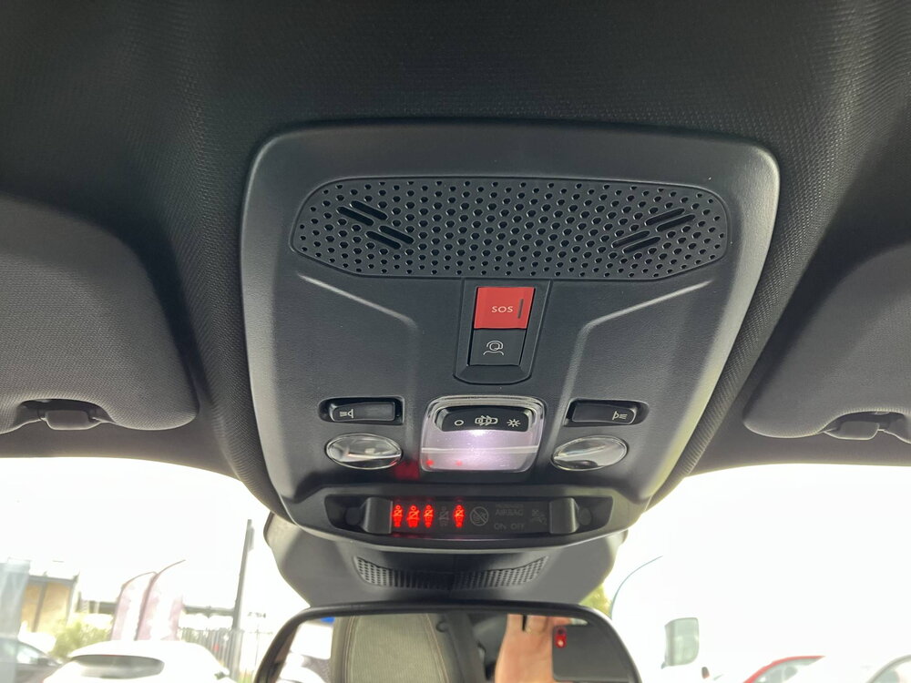 Occasion PEUGEOT 2008 2008 Hybrid 145 e-DCS6 - série spéciale ENVY