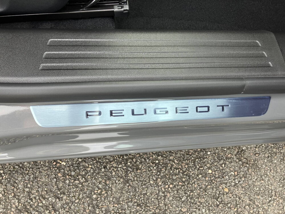 Occasion PEUGEOT 2008 2008 Hybrid 145 e-DCS6 - série spéciale ENVY