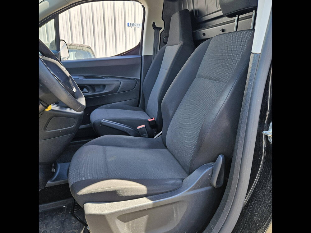 Occasion PEUGEOT Partner PARTNER FOURGON STANDARD 650 KG BLUEHDI 100 S&S BVM6 - ASPHALT